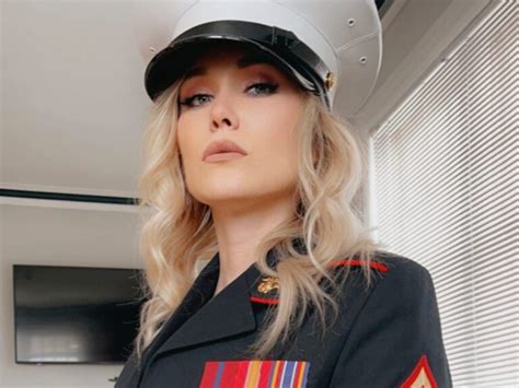 Marine Vet Turned OnlyFans Creator Wears Uniform in Sexy。